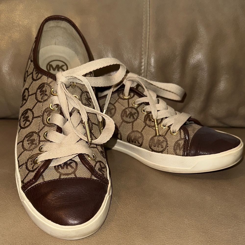MK Michael Kors City Lace Up Logo Sneaker Size 8.5 Great Condition Jacquard